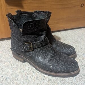 Buttero Embossed Leather Boots